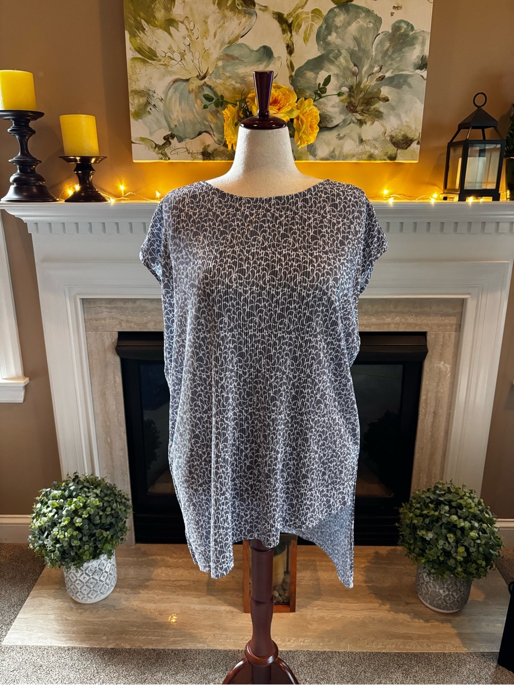 *NEW* Chico’s Travelers Asymmetric Print Micro Pleat SS Top - Size 20/22